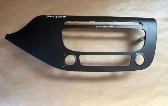 KIA Ceed Radio/GPS head unit trim 