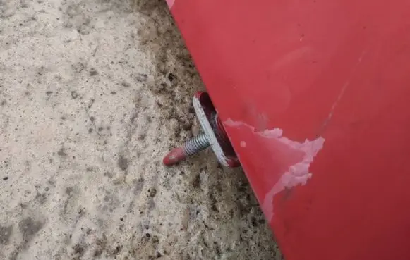 Peugeot 206 Tailgate/trunk/boot hinge