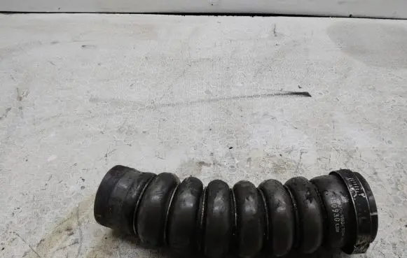 Chevrolet Captiva Air intake hose/pipe