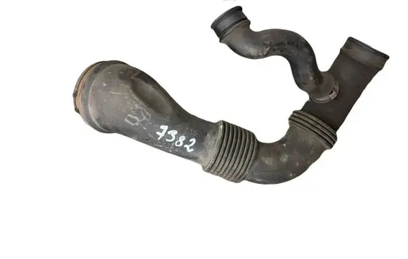 Ford Focus Air intake hose/pipe 4M519A673AD