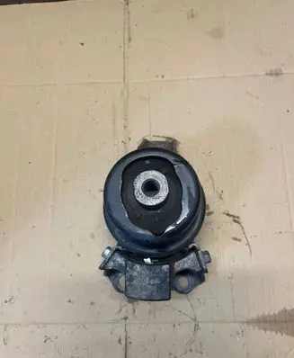 Honda HR-V Engine mount bracket 030315A