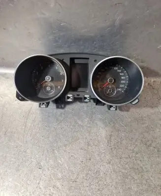 Volkswagen Golf VI Speedometer (instrument cluster) 5K0920871 503002507001 1105020965