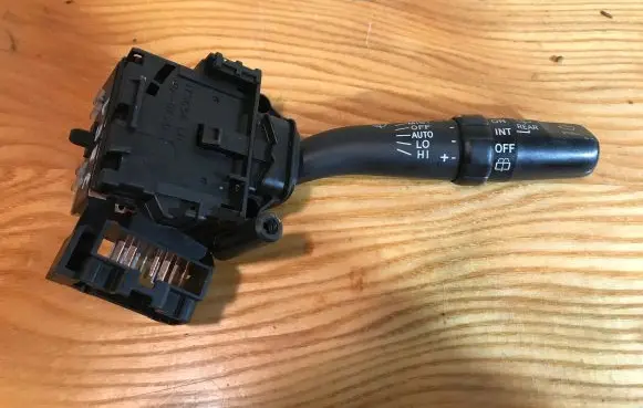 Toyota Avensis T250 Wiper control stalk L99 8465205170 173654LH