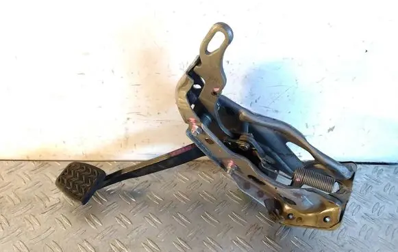 Toyota Land Cruiser (J150) Brake pedal 