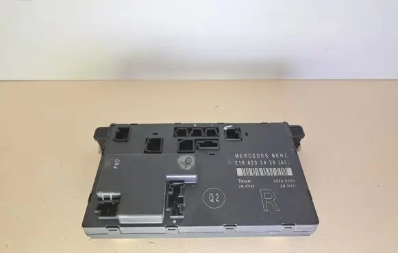 Mercedes-Benz CLS C219 Door control unit/module 2198202426 219820242606 6960268
