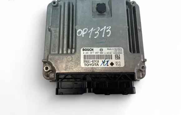 Toyota Auris 150 Engine control unit/module 8966102Y10 0281017097