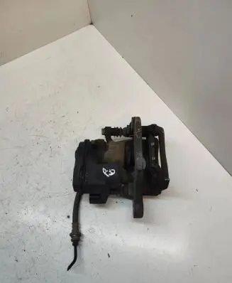 Nissan Qashqai Rear brake caliper