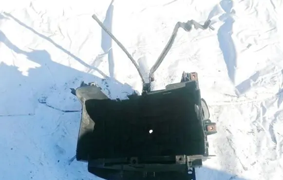 Battery box tray