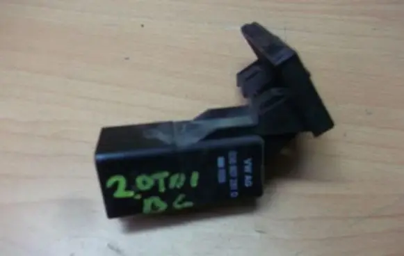 Volkswagen PASSAT B6 Other relay 7M0963141