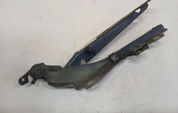 Volvo S60 Tailgate/trunk/boot hinge 