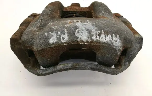 Toyota Auris E180 Front brake caliper