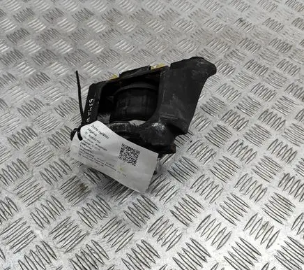 Volvo XC90 Engine mount bracket 31480353
