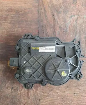 Audi A8 S8 D3 4E Front door lock 4E0837059