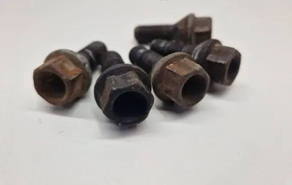 BMW 5 E60 E61 Nuts/bolts 