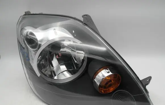 Ford Fiesta Headlight/headlamp 6S6113W029EA 19247011B