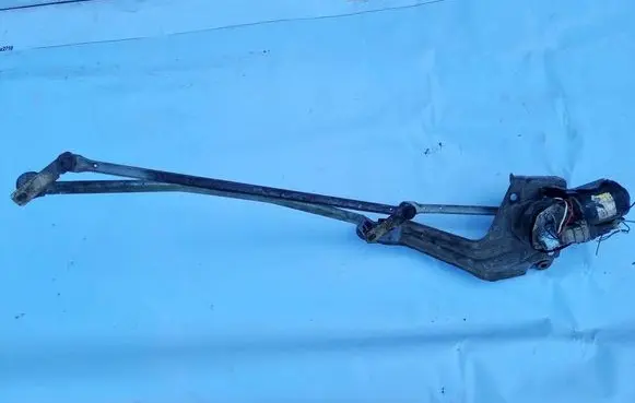 Renault Megane I Front wiper linkage and motor