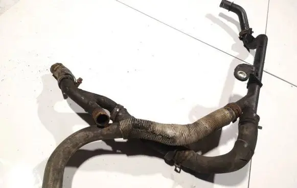 Ford Mondeo Mk III Engine coolant pipe/hose