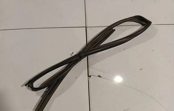 Hyundai Sonata Rubber seal front coupe door