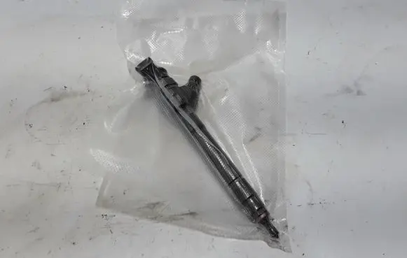 Renault Trafic III (X82) Fuel injector 8201055367