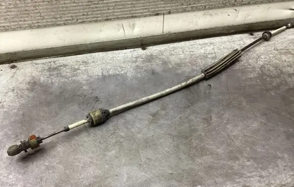 Gear shift cable linkage