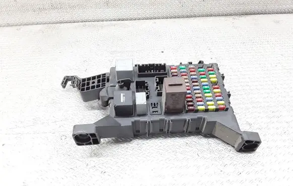 Jaguar X-Type Fuse module 4X4314A073AE