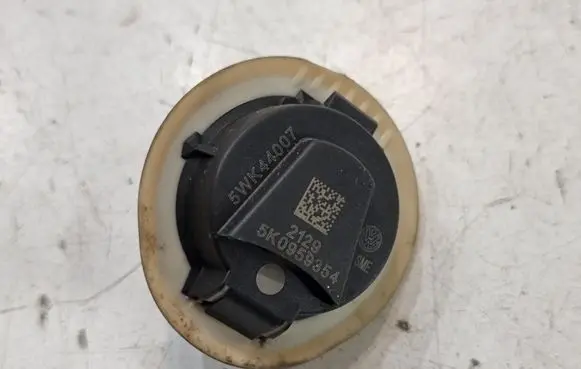 Volkswagen Golf VI Airbag deployment crash/impact sensor 5WK44007