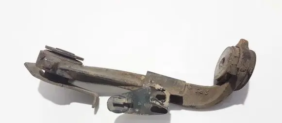 Engine mount bracket
