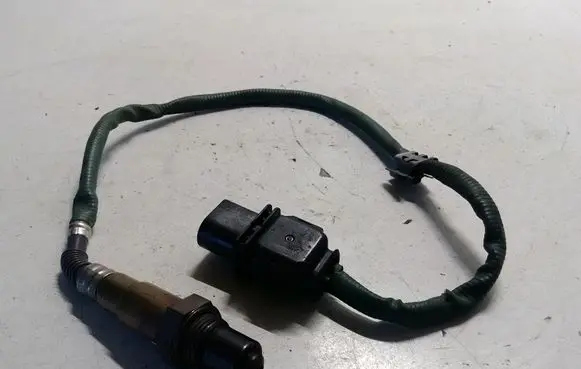 Mercedes-Benz C W204 Lambda probe sensor 0045427318 0258017108109