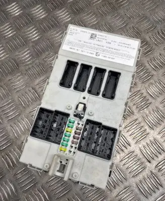 BMW X5 F15 Comfort/convenience module 8736971 5D131AF02 BDCLA01