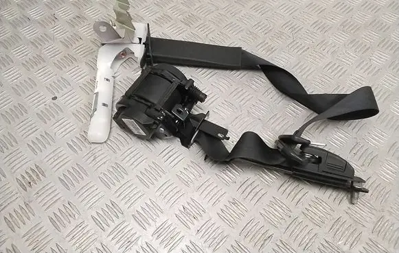 Nissan Leaf II (ZE1) Front seatbelt 640512700B