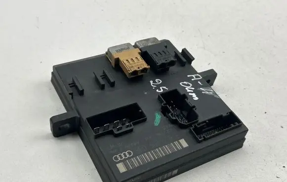 Audi A4 S4 B6 8E 8H Comfort/convenience module 8E0907279E