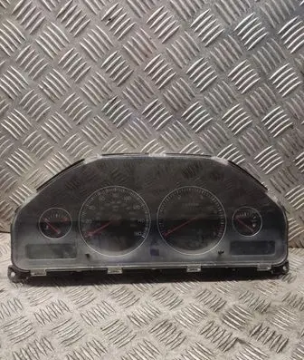 Volvo XC70 Speedometer (instrument cluster) 8673263
