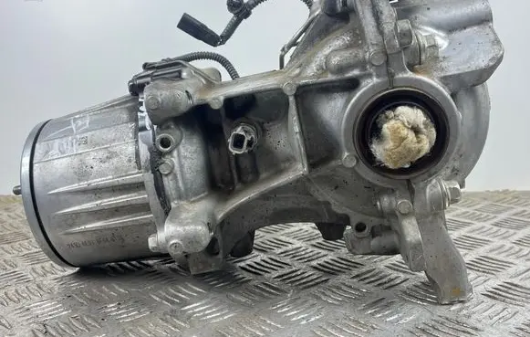 Mazda CX-9 Rear differential D110054615