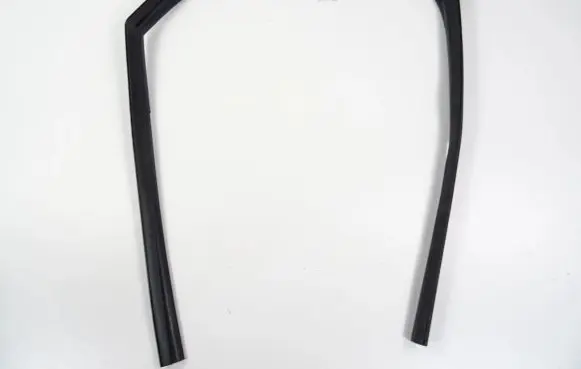 Audi Q3 F3 Front door rubber seal 83F839432
