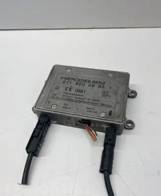 Mercedes-Benz R W251 Aerial antenna amplifier 2118200885 09701212