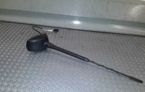 Opel Insignia A Aerial GPS antenna 13322155