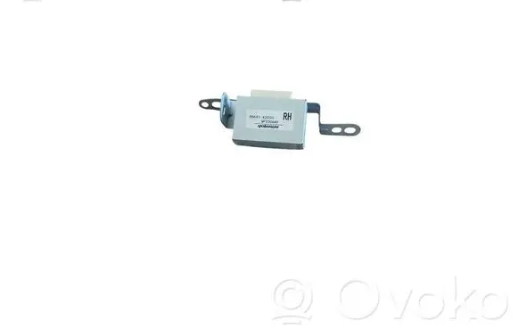 Toyota RAV 4 (XA50) Antenna control unit 8668142050 QF030665