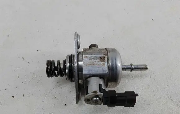 Alfa Romeo Giulia Fuel injection high pressure pump 5005078504893752AA