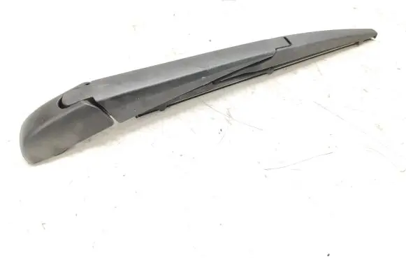 Suzuki Swift III Rear wiper blade arm