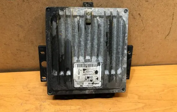 Renault Kangoo I Engine control unit/module 8200331477 3200394692 2820774