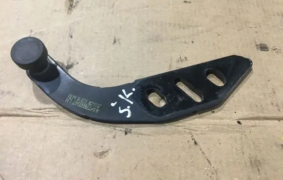 Mercedes-Benz Vito Viano W447 Sliding door upper roller guide/hinge A4477600047