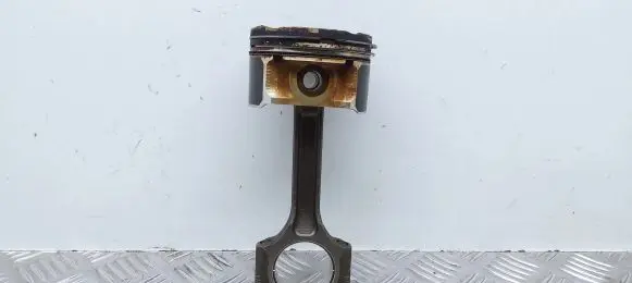 Nissan Juke I F15 Piston with connecting rod HR16