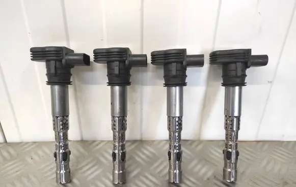 Volkswagen Golf V High voltage ignition coil 06F905115F 12429ESM L1F9E7132