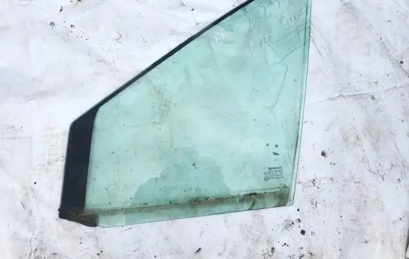 Renault Scenic II - Grand scenic II Front door vent window glass four-door 