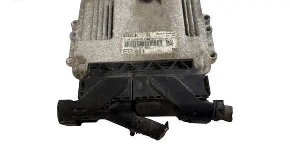 Opel Zafira B Engine control unit/module 55205622 0281014024 1039S18743