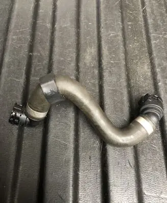 Mercedes-Benz C W205 Engine coolant pipe/hose A2055017984 A0089976689