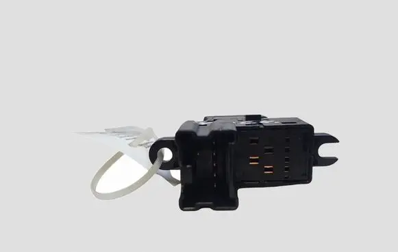 Nissan Qashqai Electric window control switch
