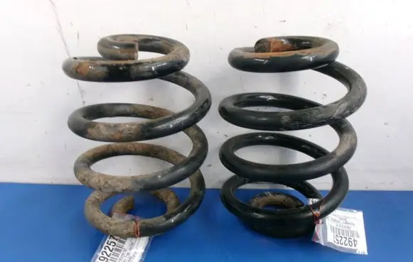 Volkswagen Transporter - Caravelle T4 Rear coil spring