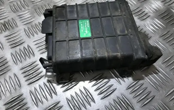 Volkswagen Golf II Engine control unit/module 0280800104 0280800105