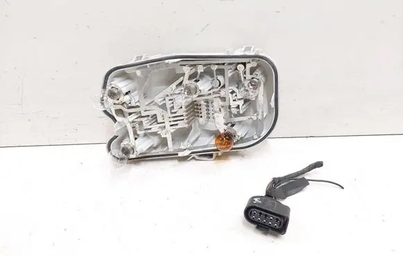 Audi A6 S6 C6 4F Tail light bulb cover holder ZB436072R ZB436074R